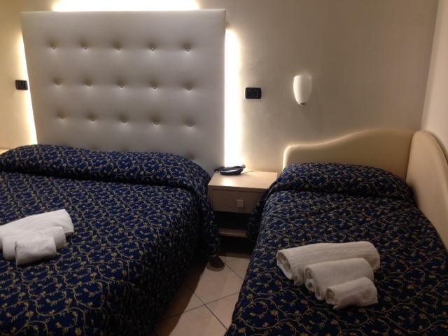 Hotel Mediterraneo Pesaro Quarto foto