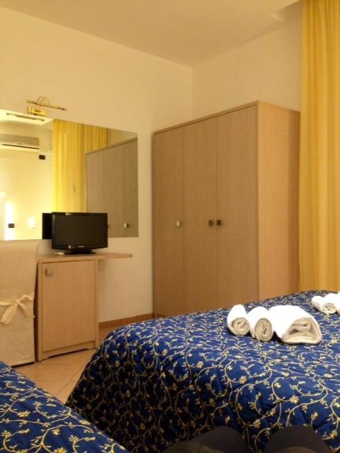 Hotel Mediterraneo Pesaro Quarto foto